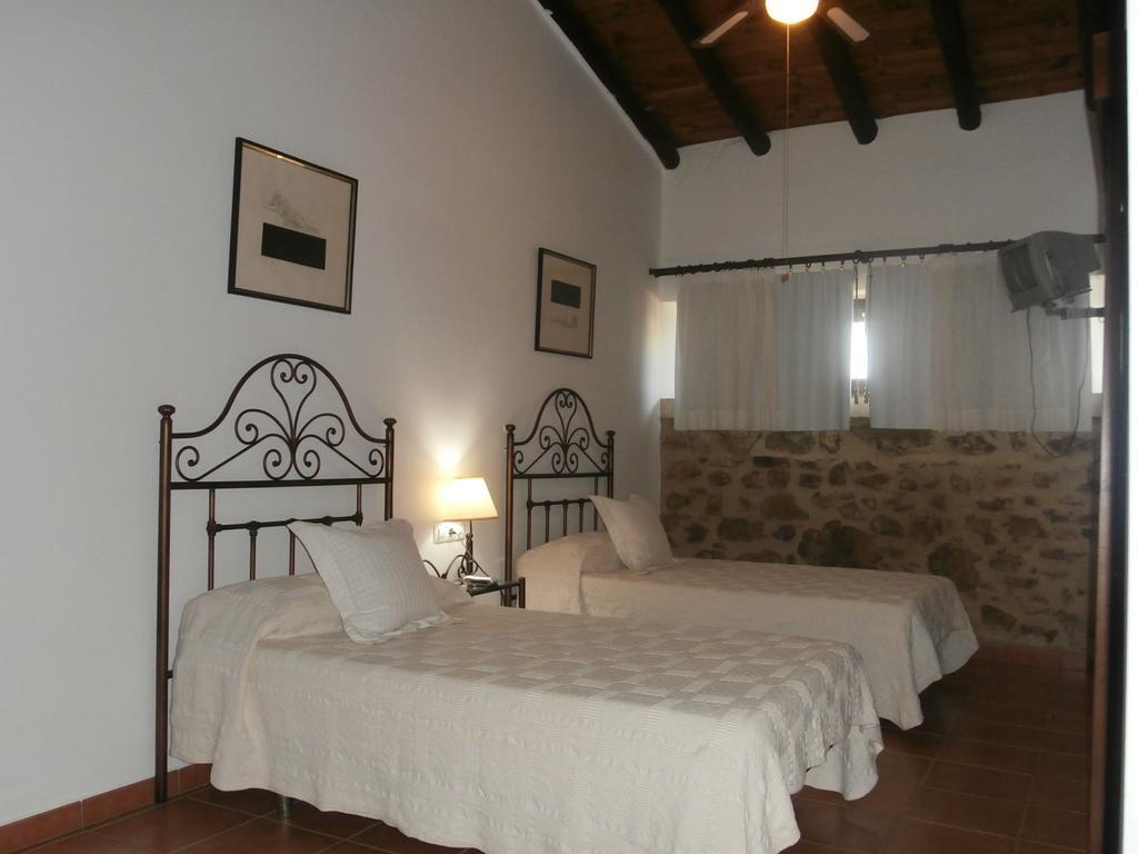 Отель Casa Rural Las Gamitas Альмоарин Номер фото